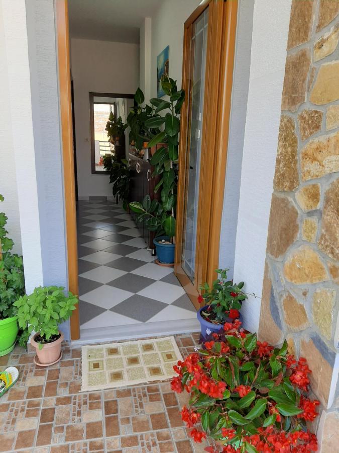 Guesthouse Jasmine Εξαμίλιο Εξωτερικό φωτογραφία