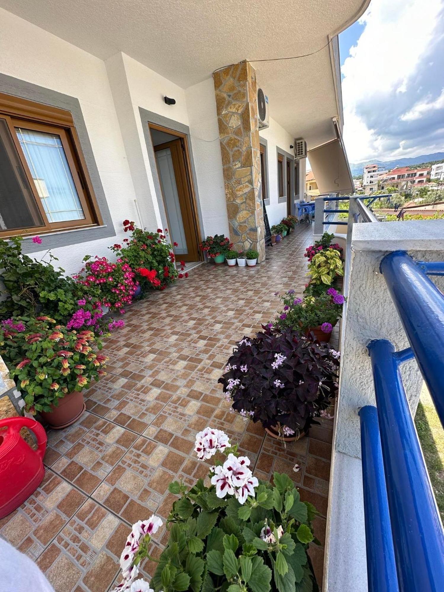 Guesthouse Jasmine Εξαμίλιο Εξωτερικό φωτογραφία